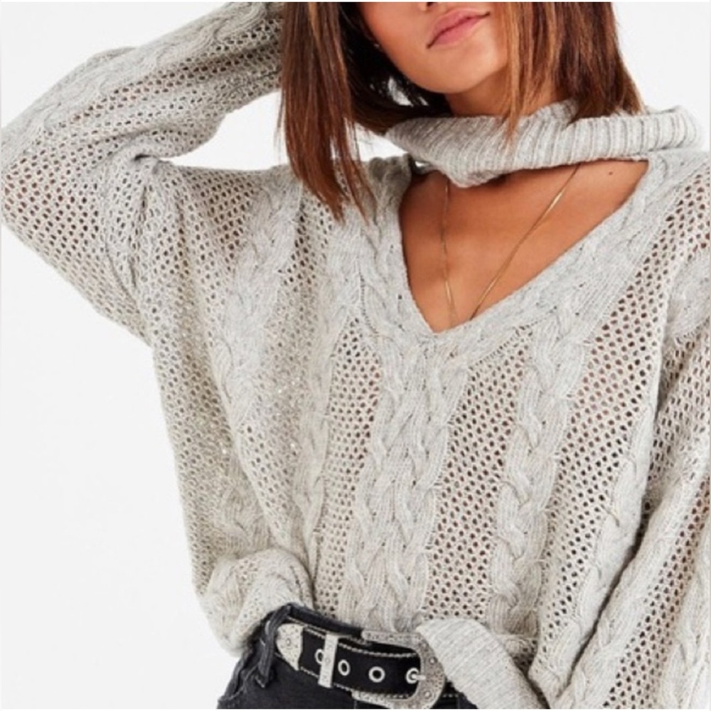 URBAN OUTFITTERS cowl v cutout neckline cozy slouch cableknit soft sweater
